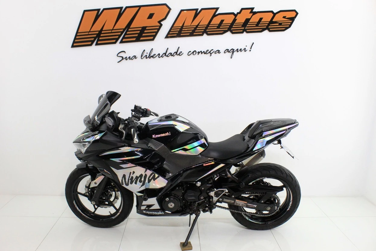 KAWASAKI NINJA 400 KRT EDITION