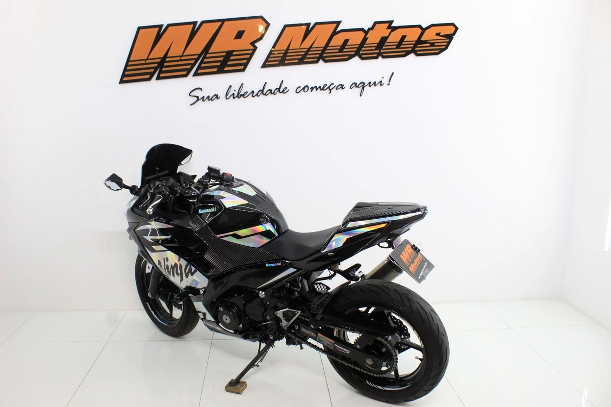 KAWASAKI NINJA 400 KRT EDITION