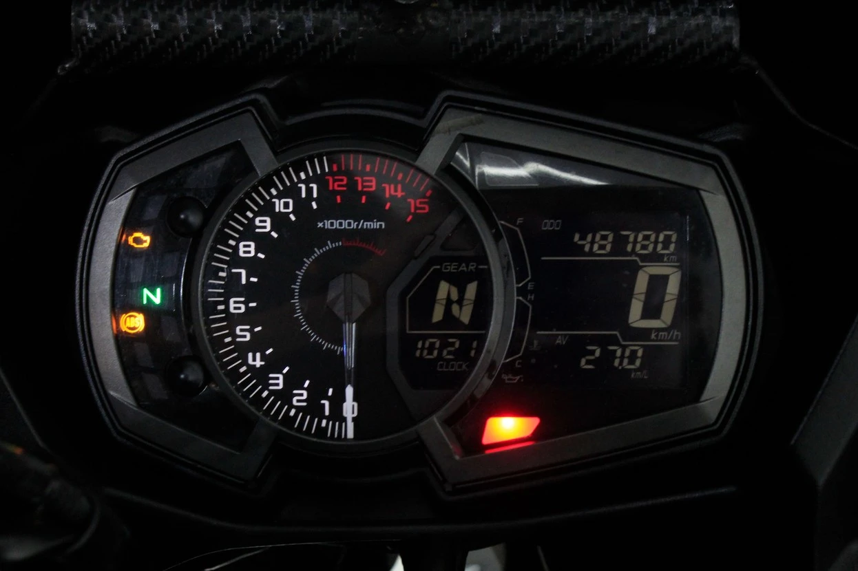 KAWASAKI NINJA 400 KRT EDITION