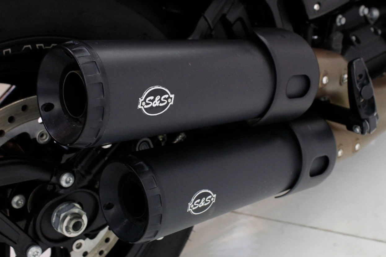 HARLEY-DAVIDSON SOFTAIL FAT BOB 107