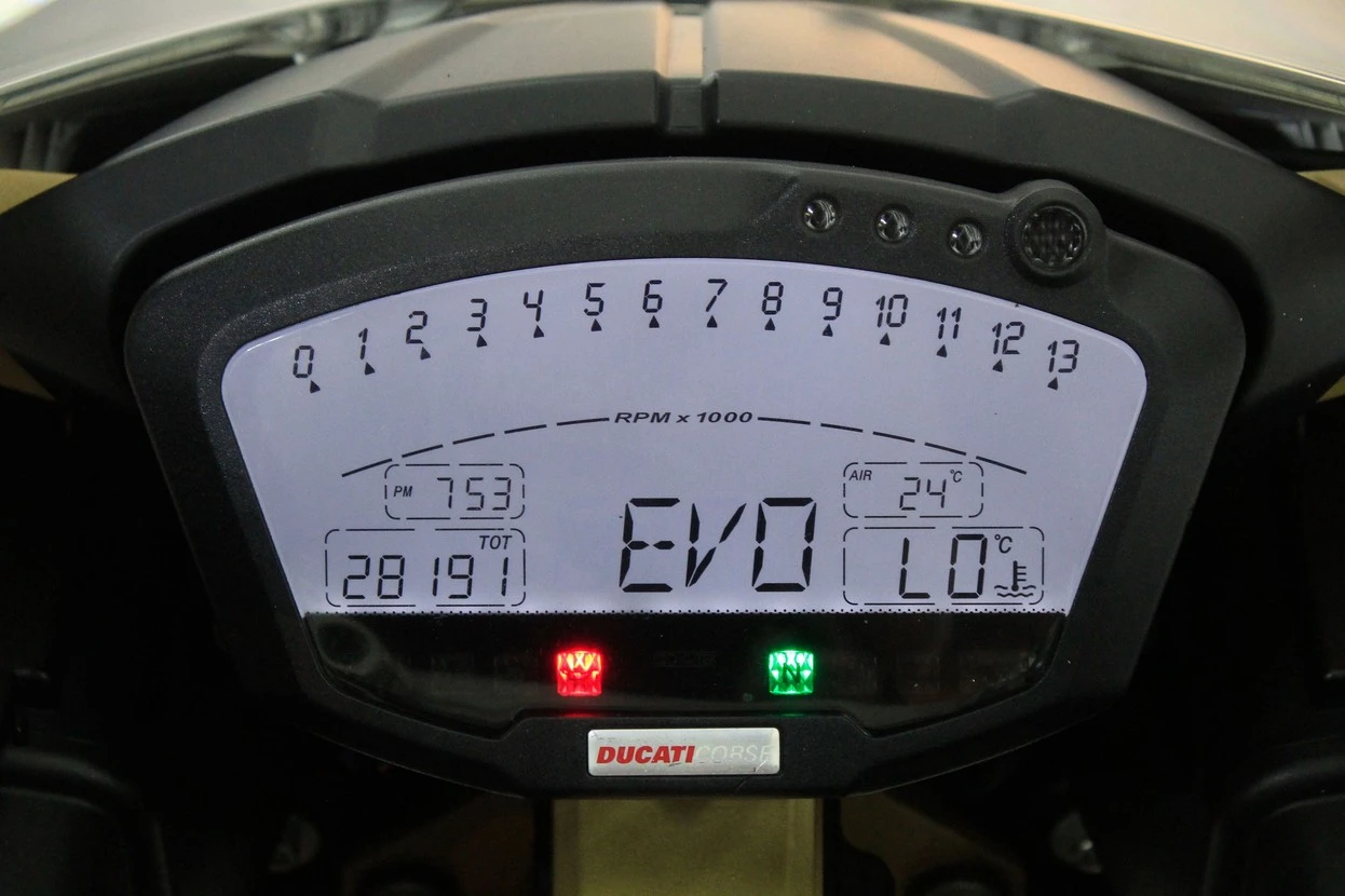 DUCATI SUPERBIKE 848 EVO