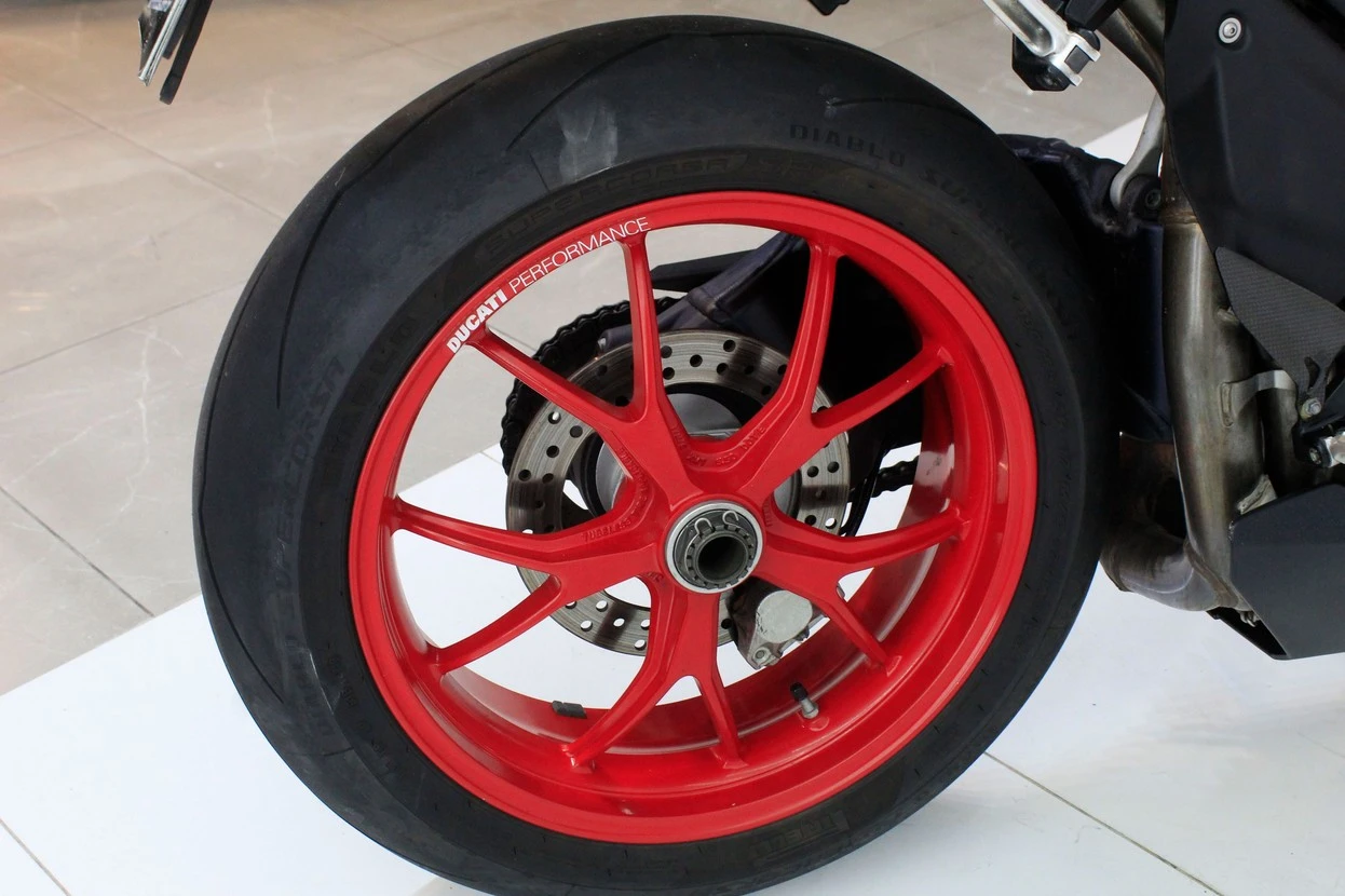 DUCATI SUPERBIKE 848 EVO