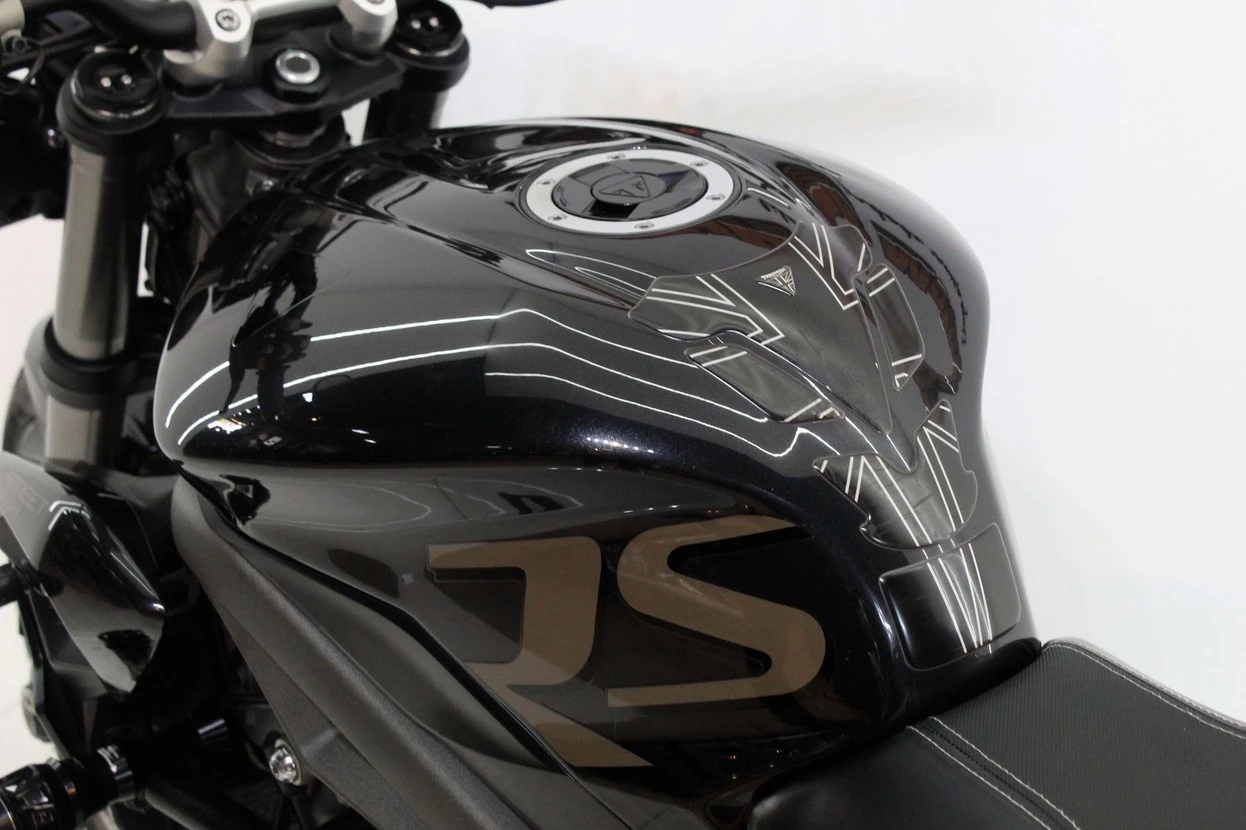 TRIUMPH STREET TRIPLE 765 RS