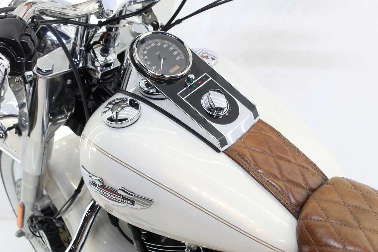 HARLEY-DAVIDSON SOFTAIL DELUXE