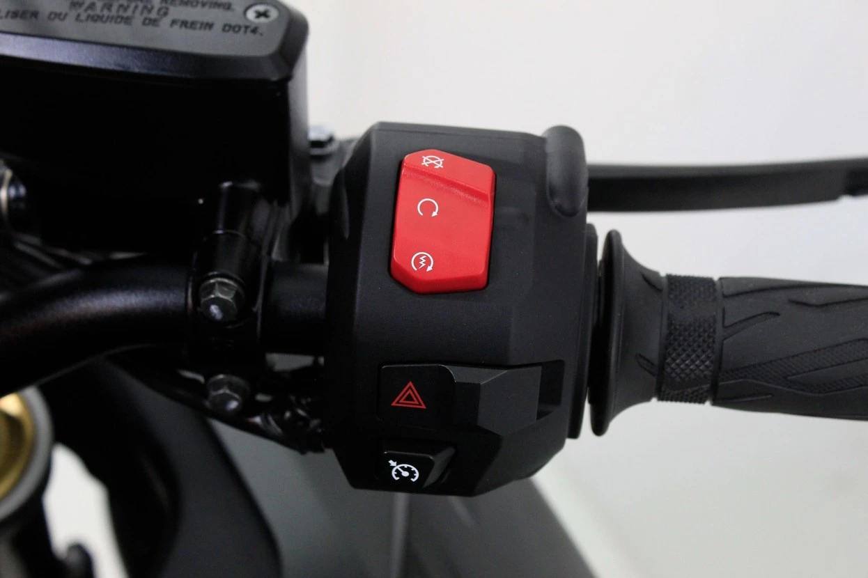 SUZUKI GSX-S1000GT ABS