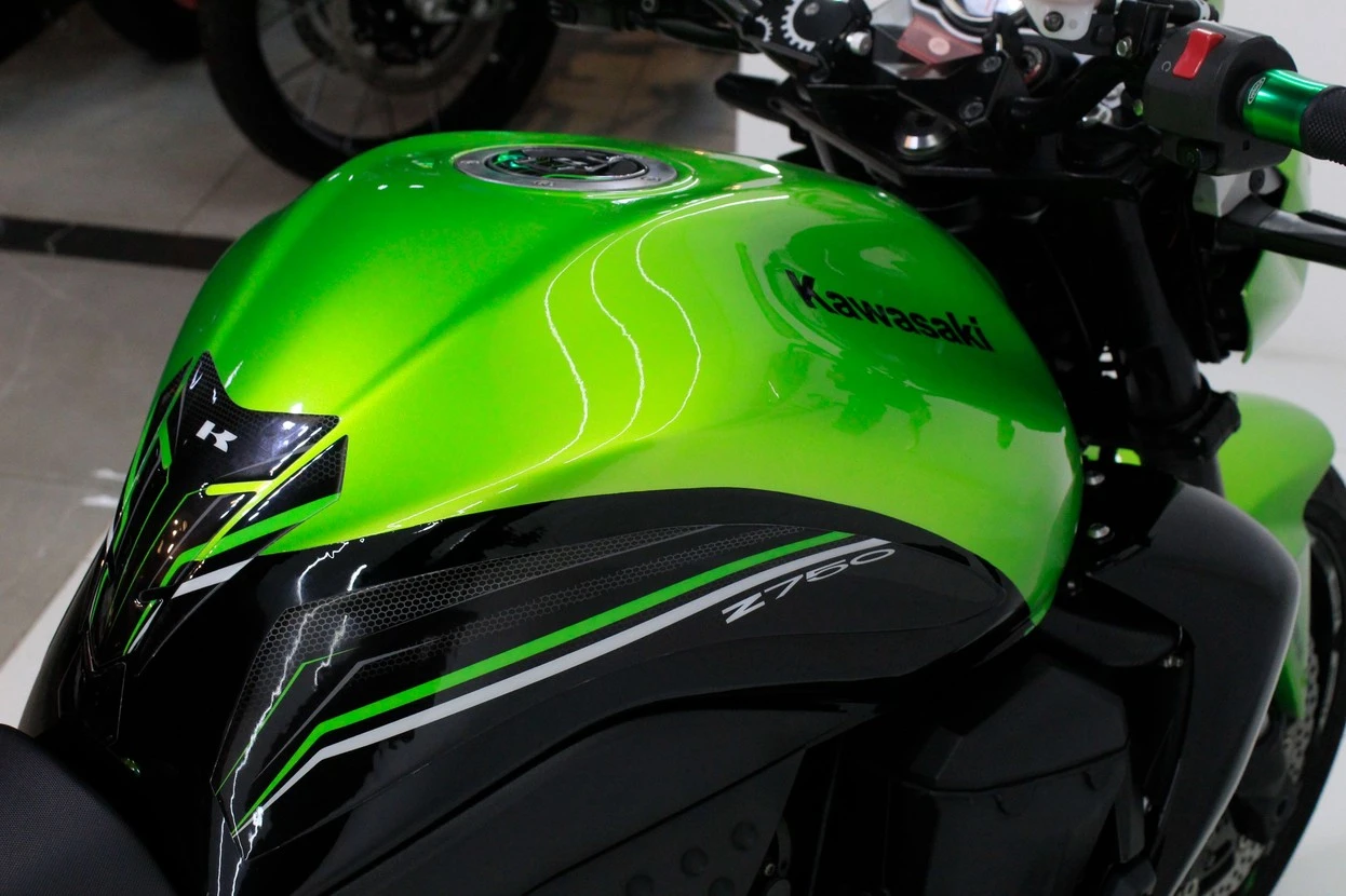 KAWASAKI Z750