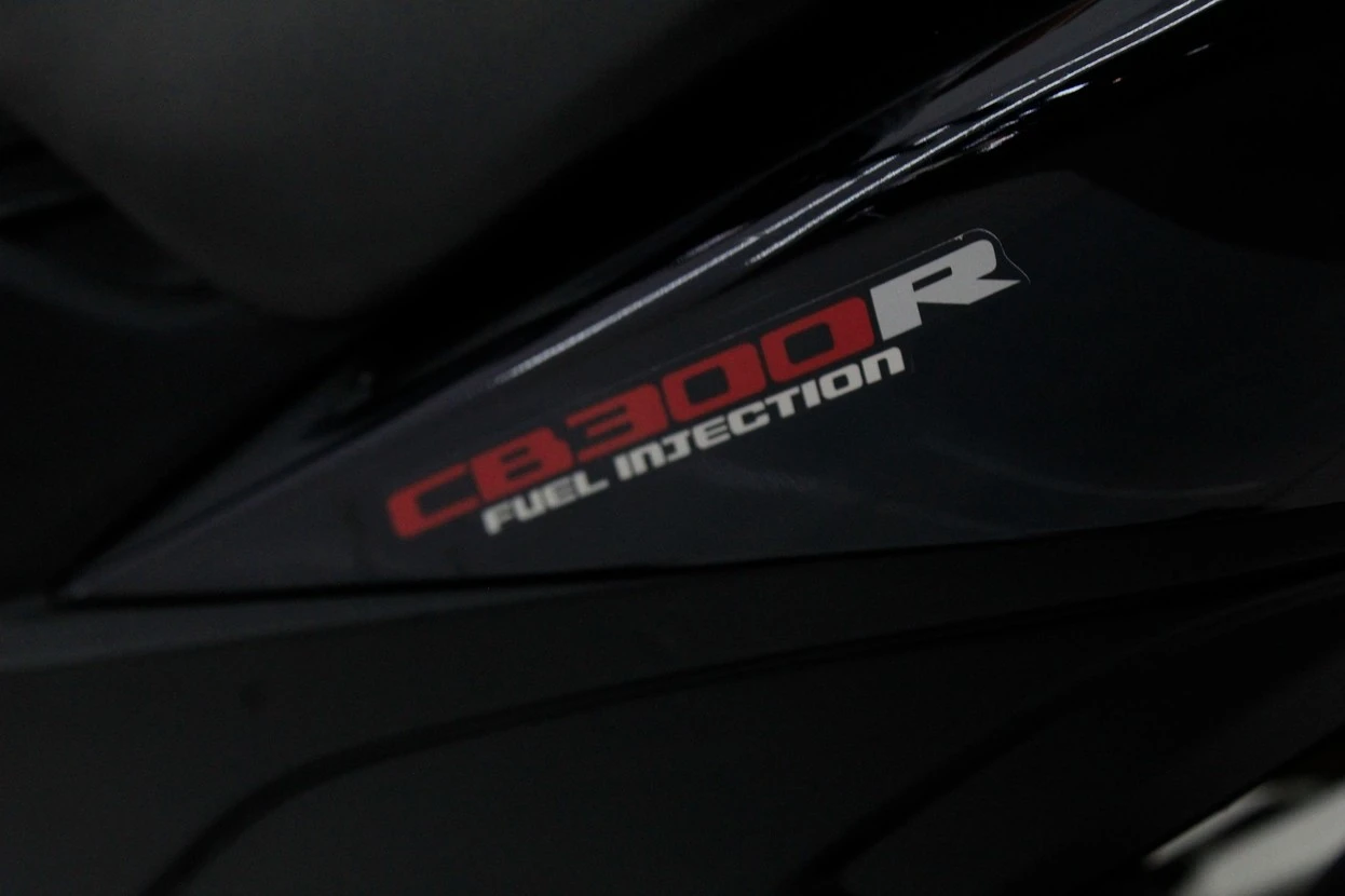 HONDA CB 300R