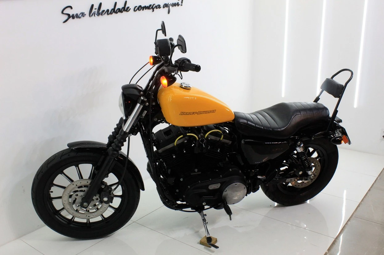 HARLEY-DAVIDSON SPORTSTER XL 883 N IRON