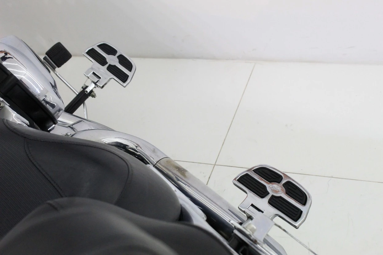 HARLEY-DAVIDSON SOFTAIL BREAKOUT