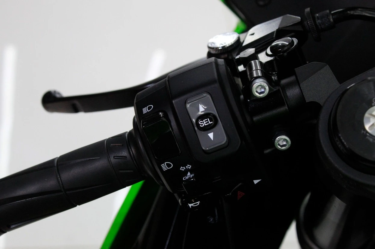 KAWASAKI NINJA ZX-6R