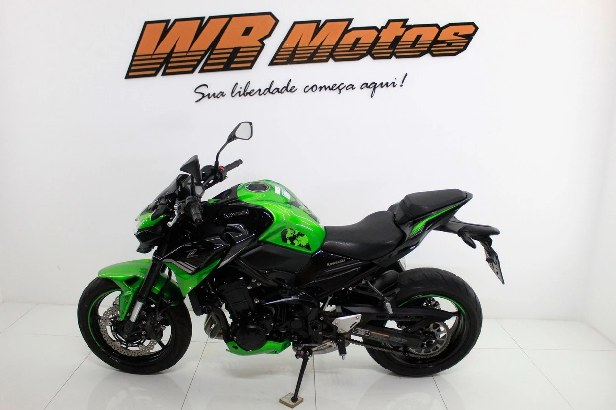 KAWASAKI Z900