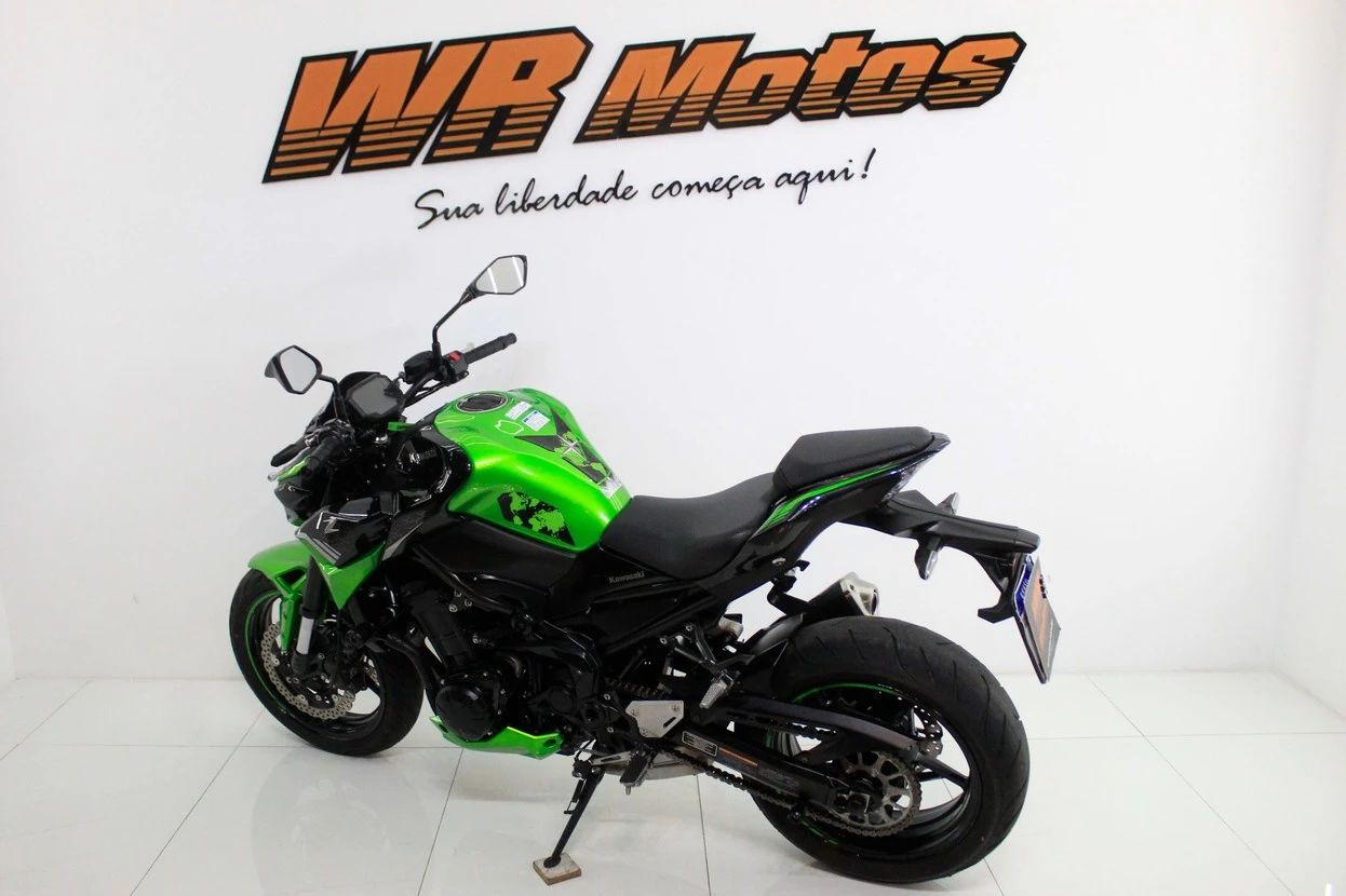 KAWASAKI Z900