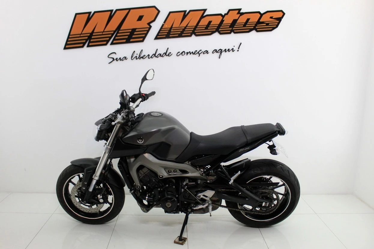 YAMAHA MT-09