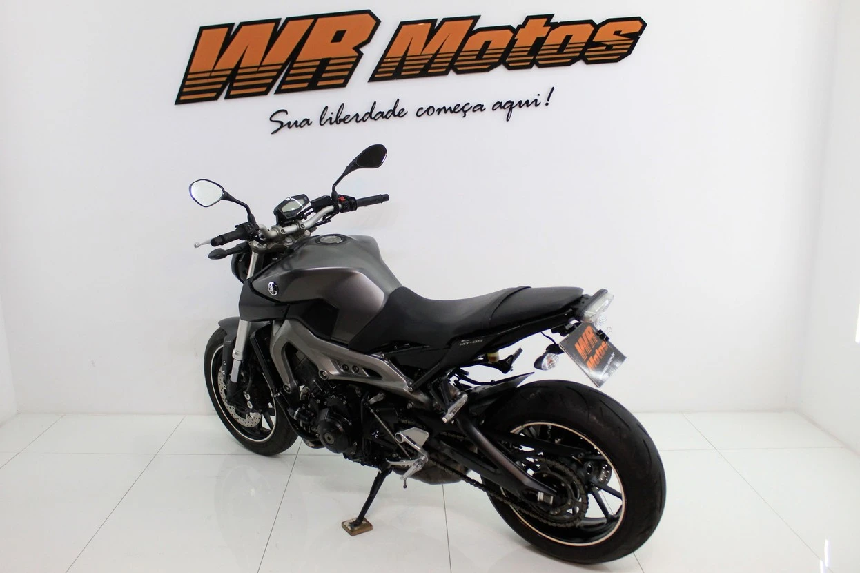 YAMAHA MT-09