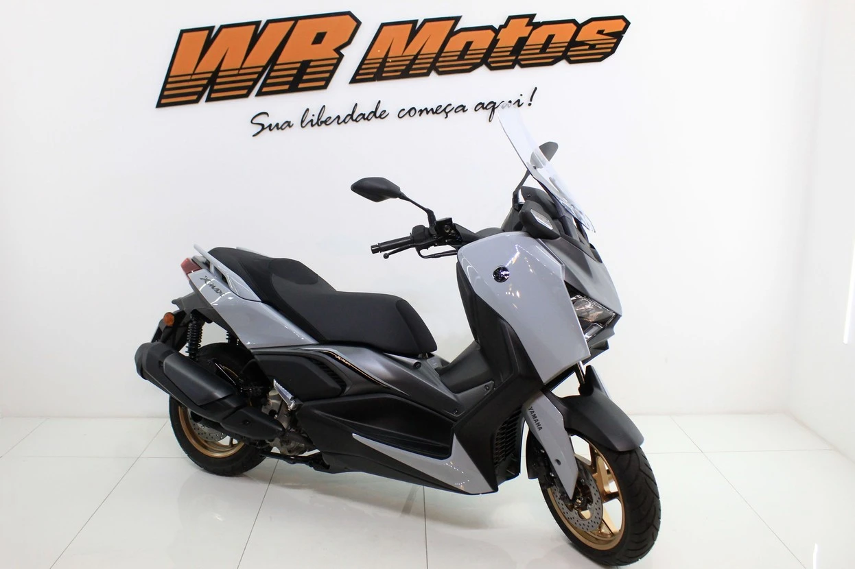 YAMAHA XMAX 300 CONNECTED ABS
