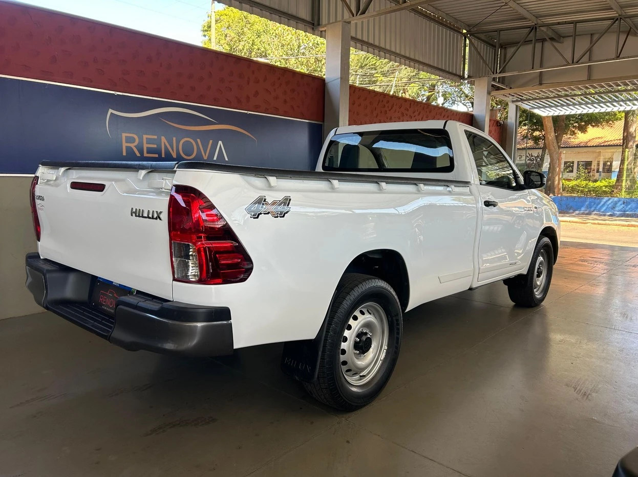 TOYOTA HILUX