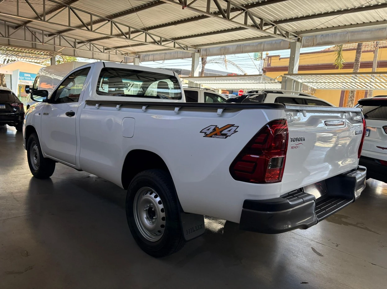 TOYOTA HILUX
