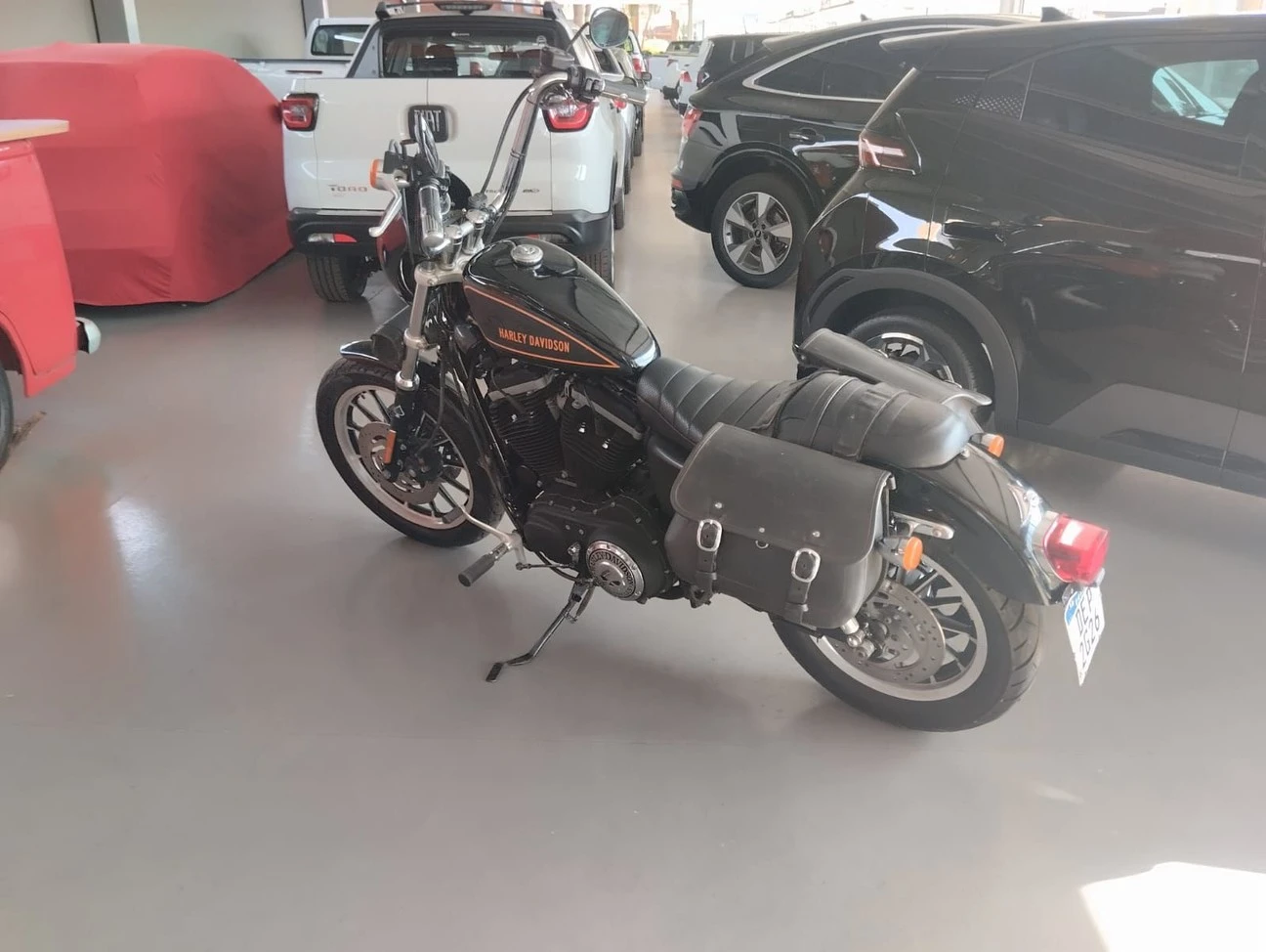 HARLEY-DAVIDSON SPORTSTER XL 883 R