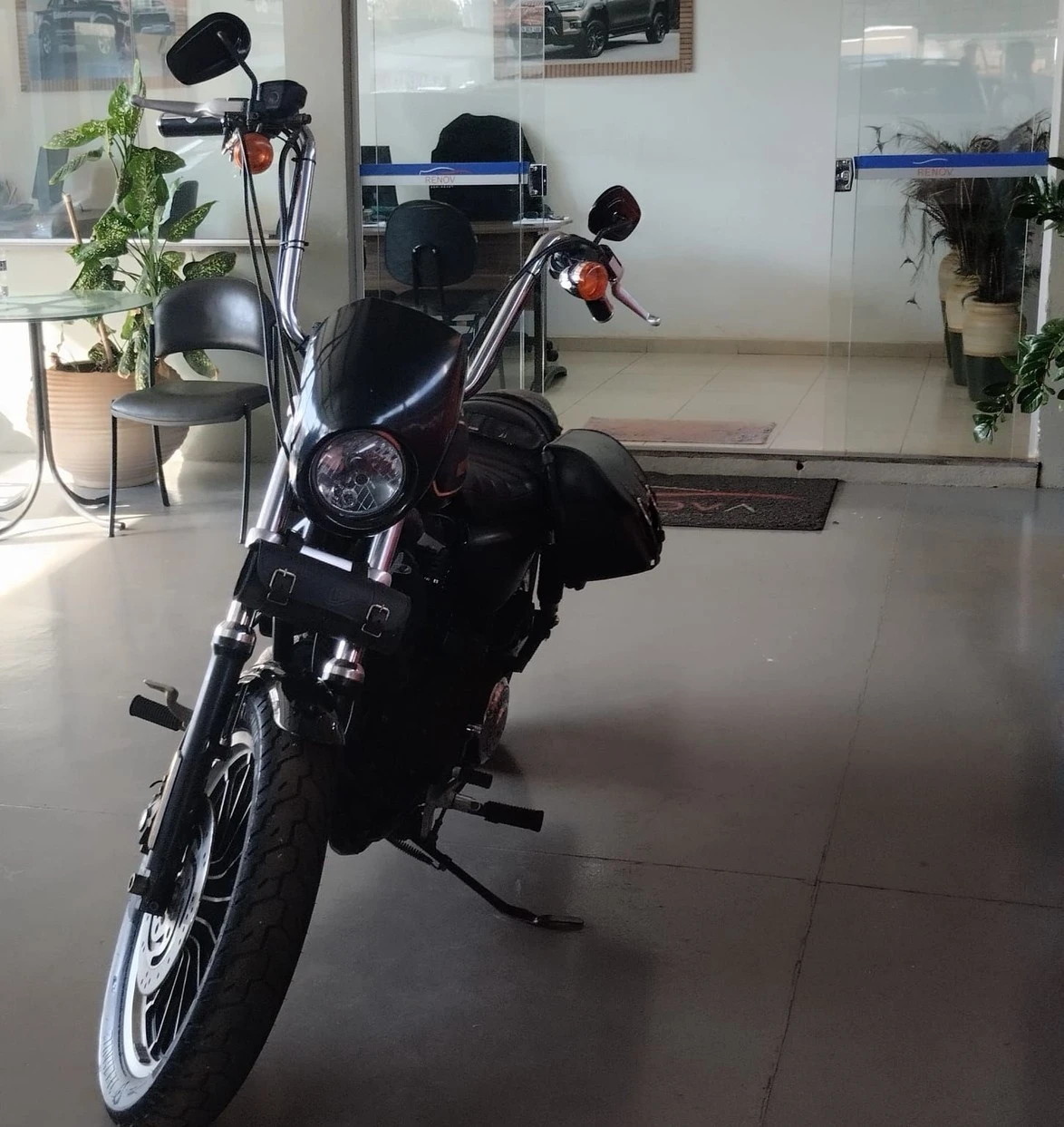 HARLEY-DAVIDSON SPORTSTER XL 883 R