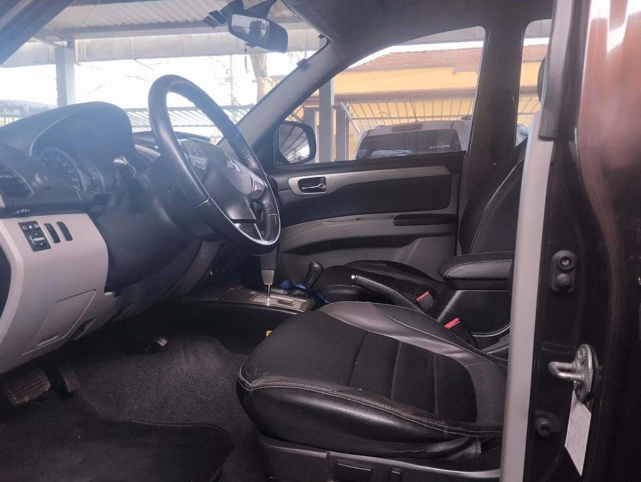 MITSUBISHI PAJERO DAKAR