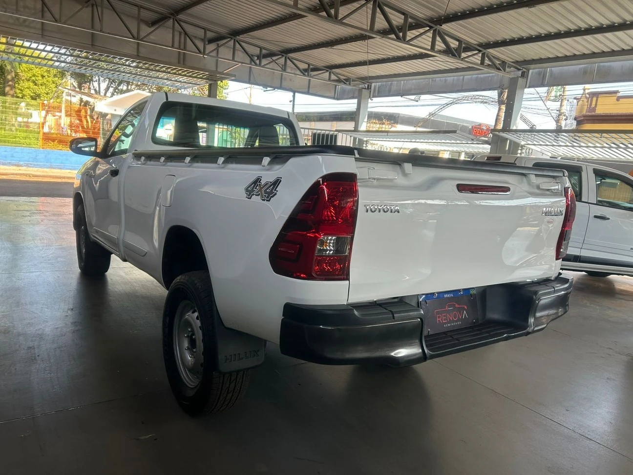 TOYOTA HILUX