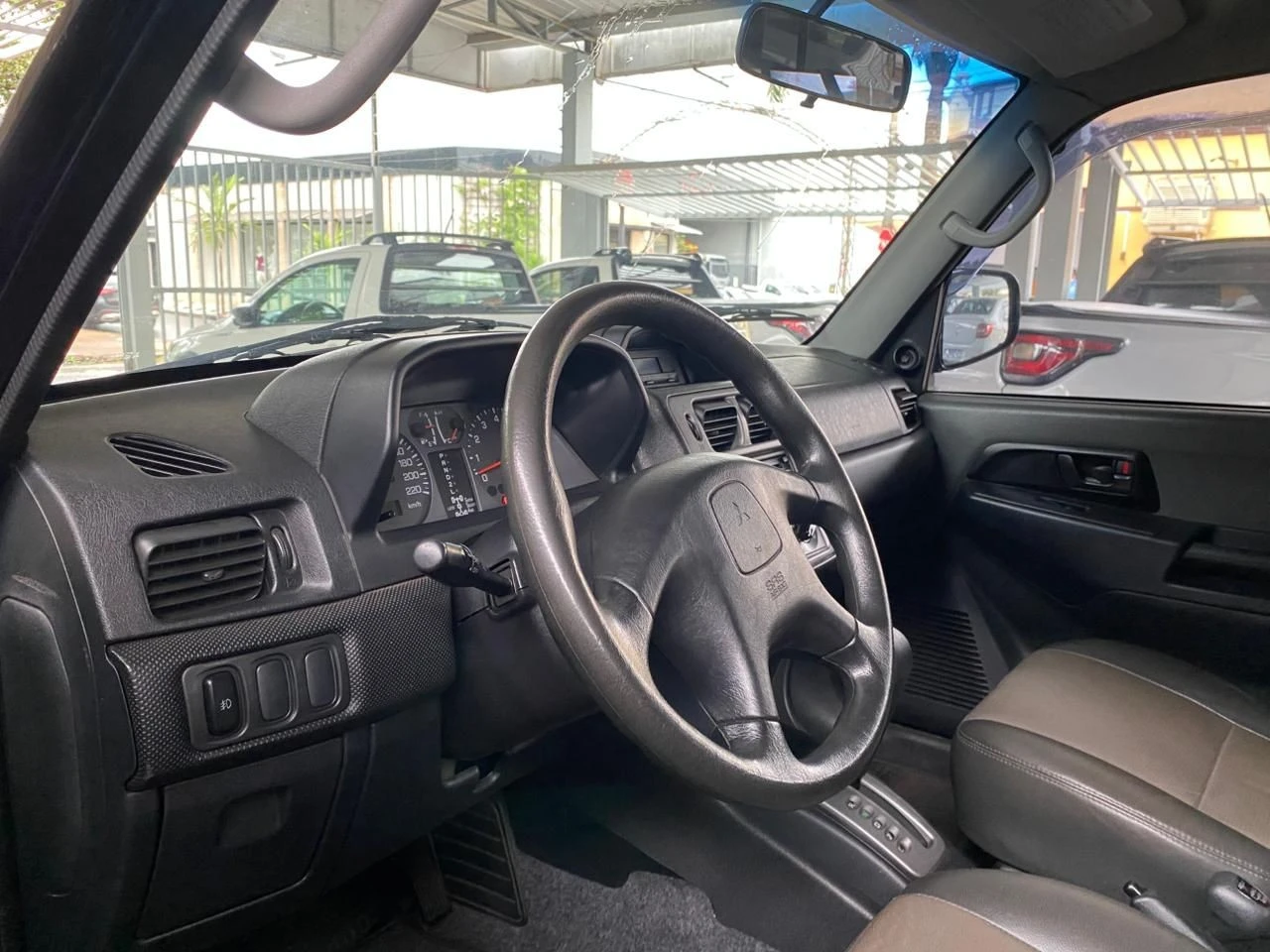 MITSUBISHI PAJERO TR4