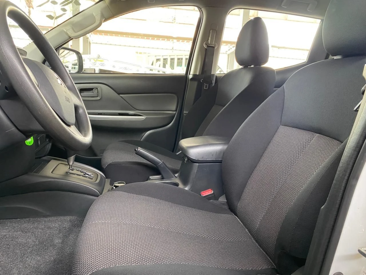 MITSUBISHI L200 TRITON