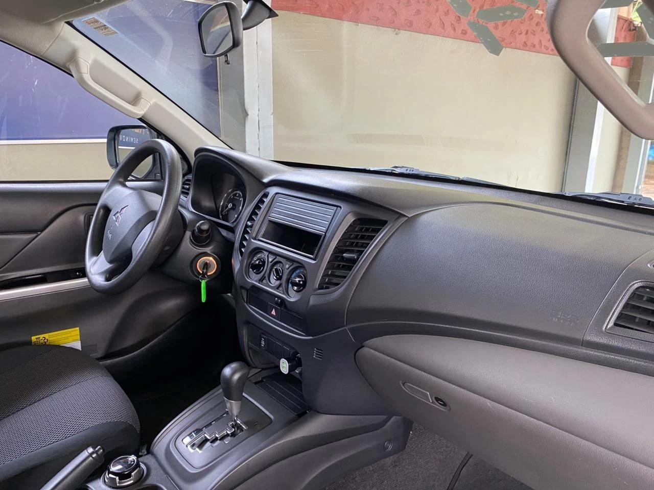 MITSUBISHI L200 TRITON