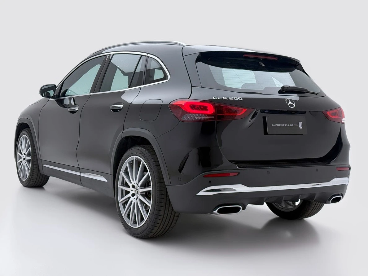 MERCEDES-BENZ GLA 200