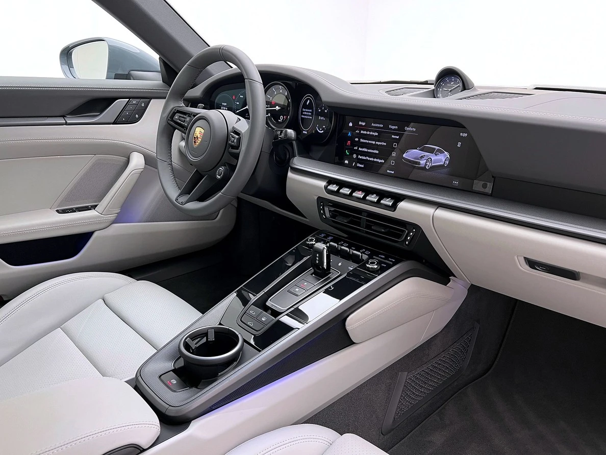 PORSCHE 911