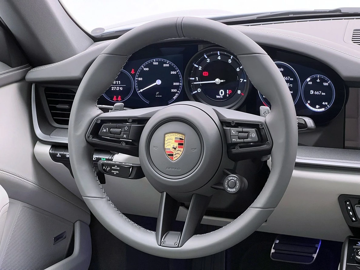 PORSCHE 911