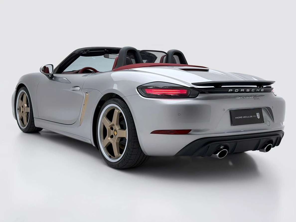 PORSCHE 718