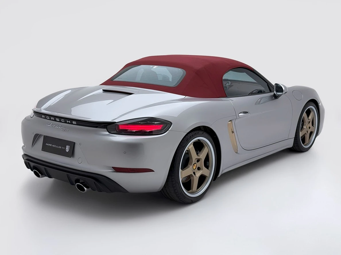 PORSCHE 718