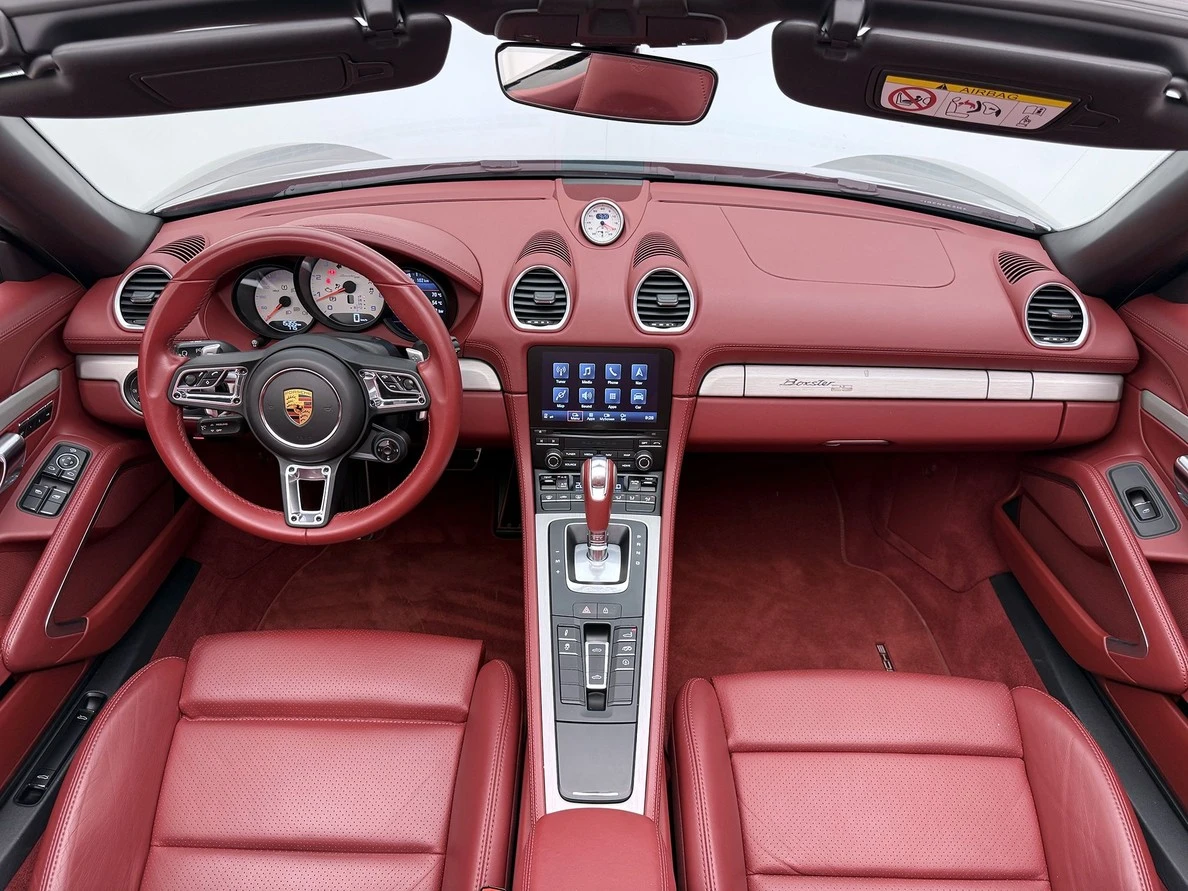 PORSCHE 718