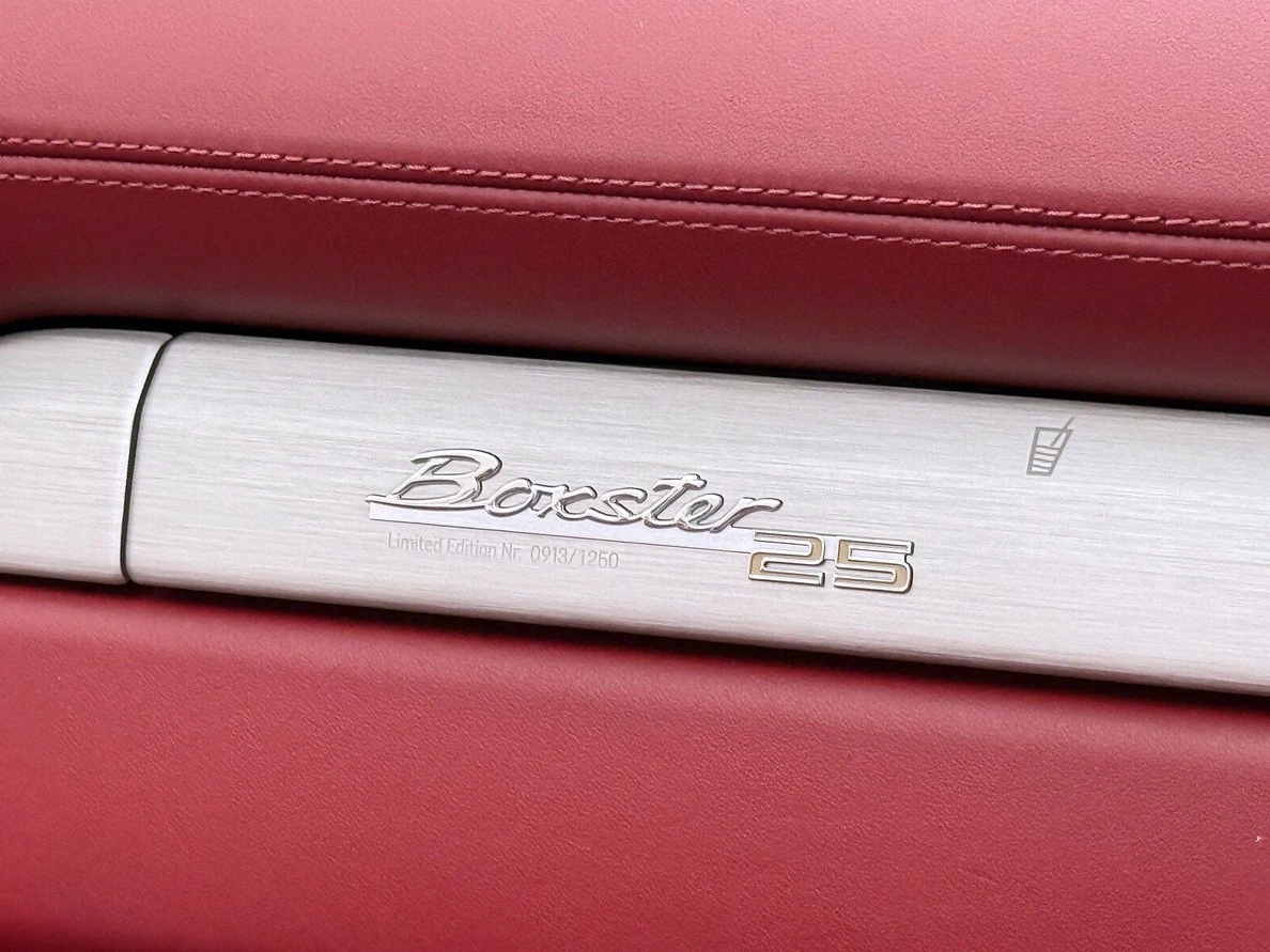 PORSCHE 718