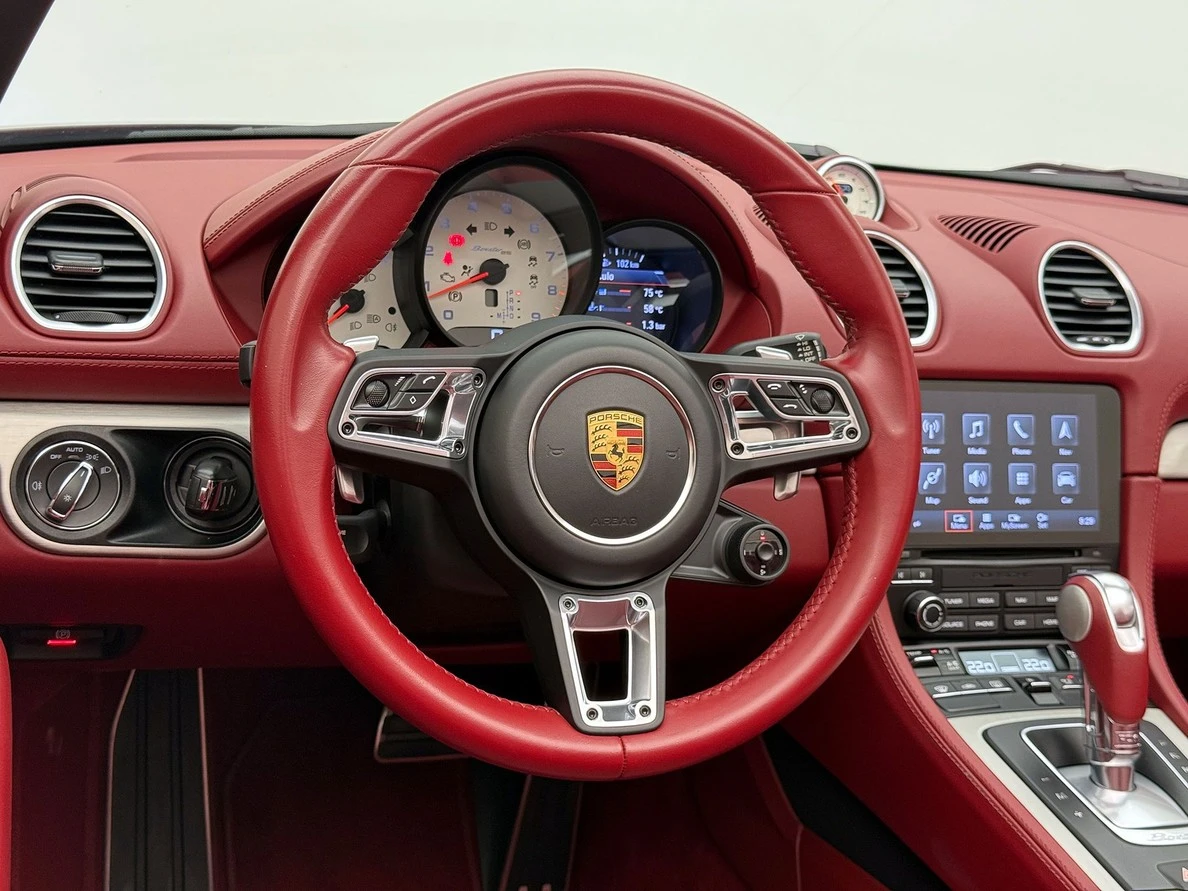 PORSCHE 718