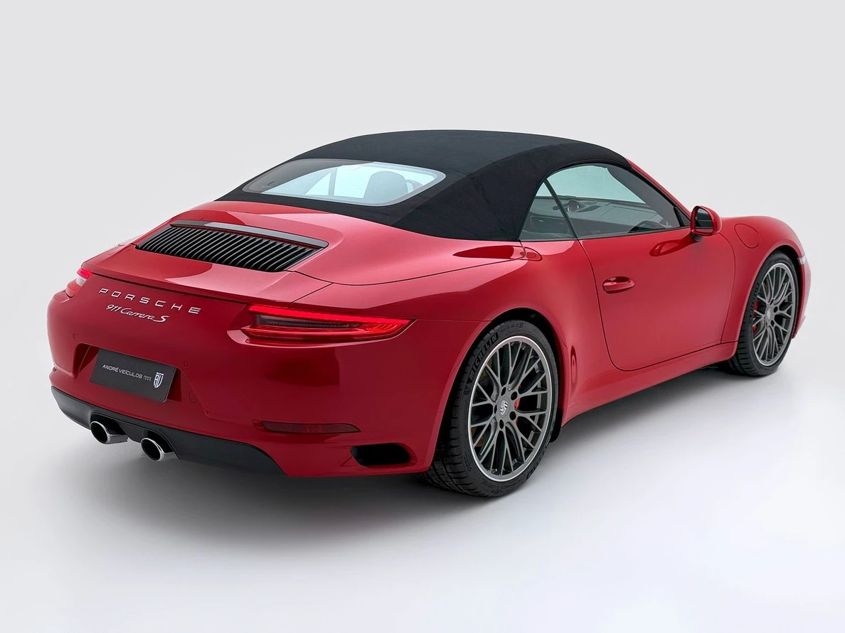PORSCHE 911
