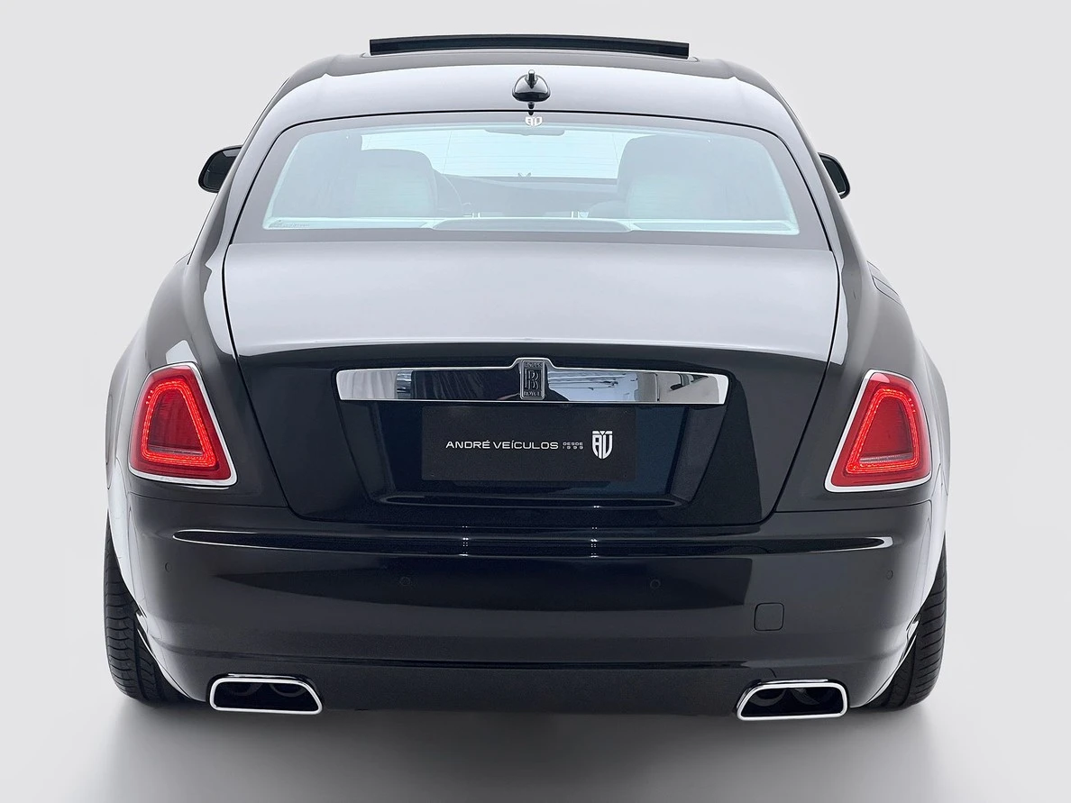 ROLLS-ROYCE GHOST