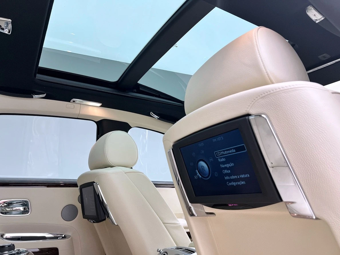 ROLLS-ROYCE GHOST