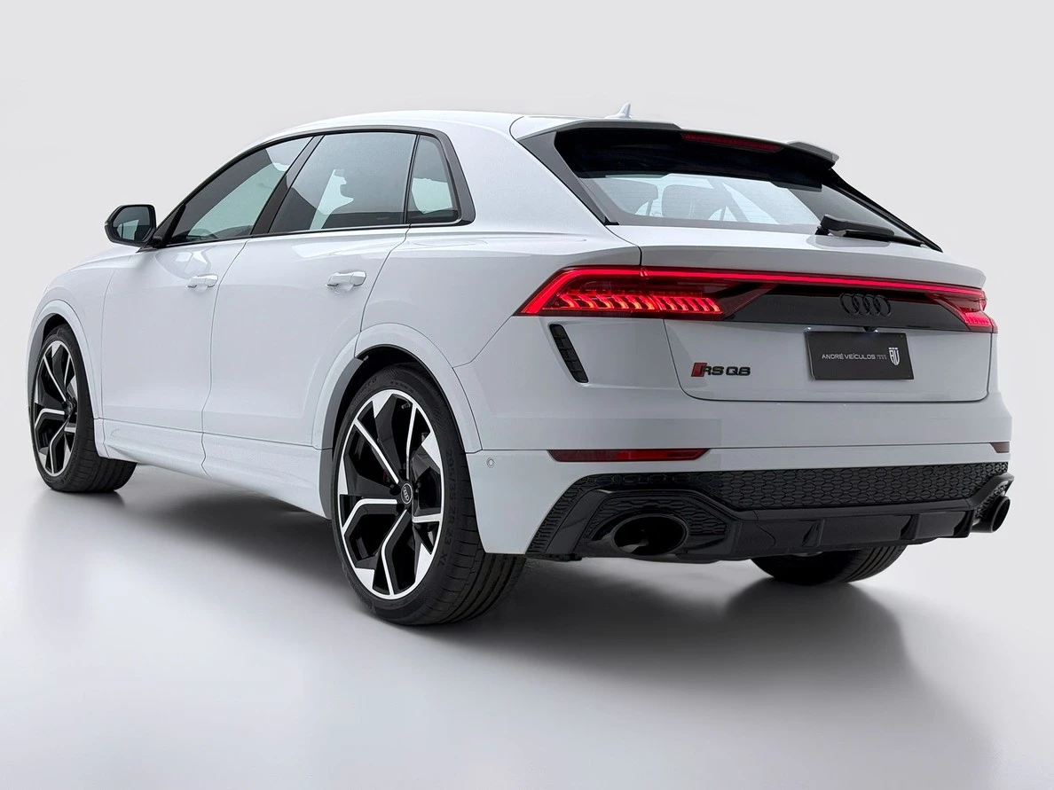 AUDI RS Q8