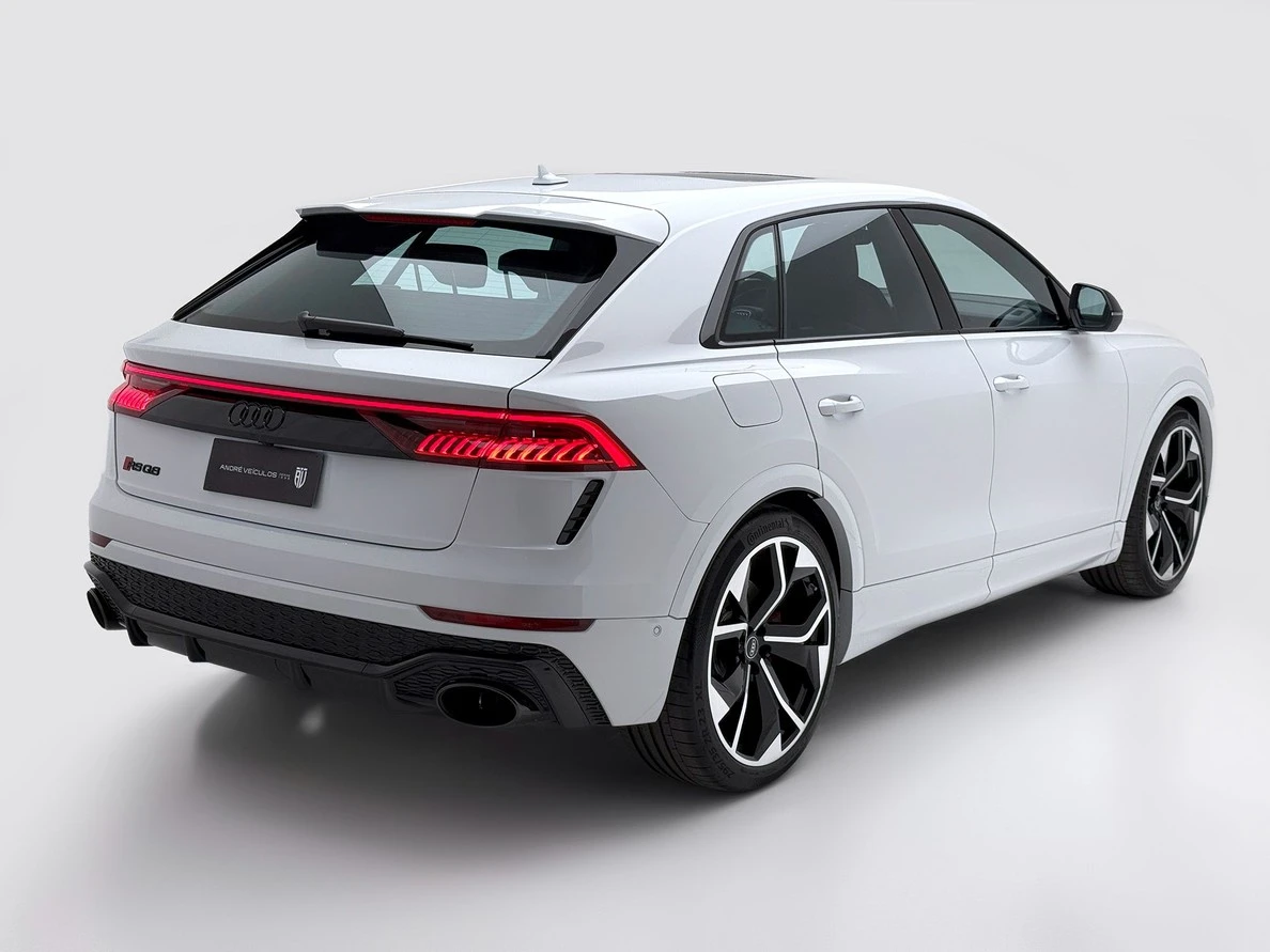 AUDI RS Q8