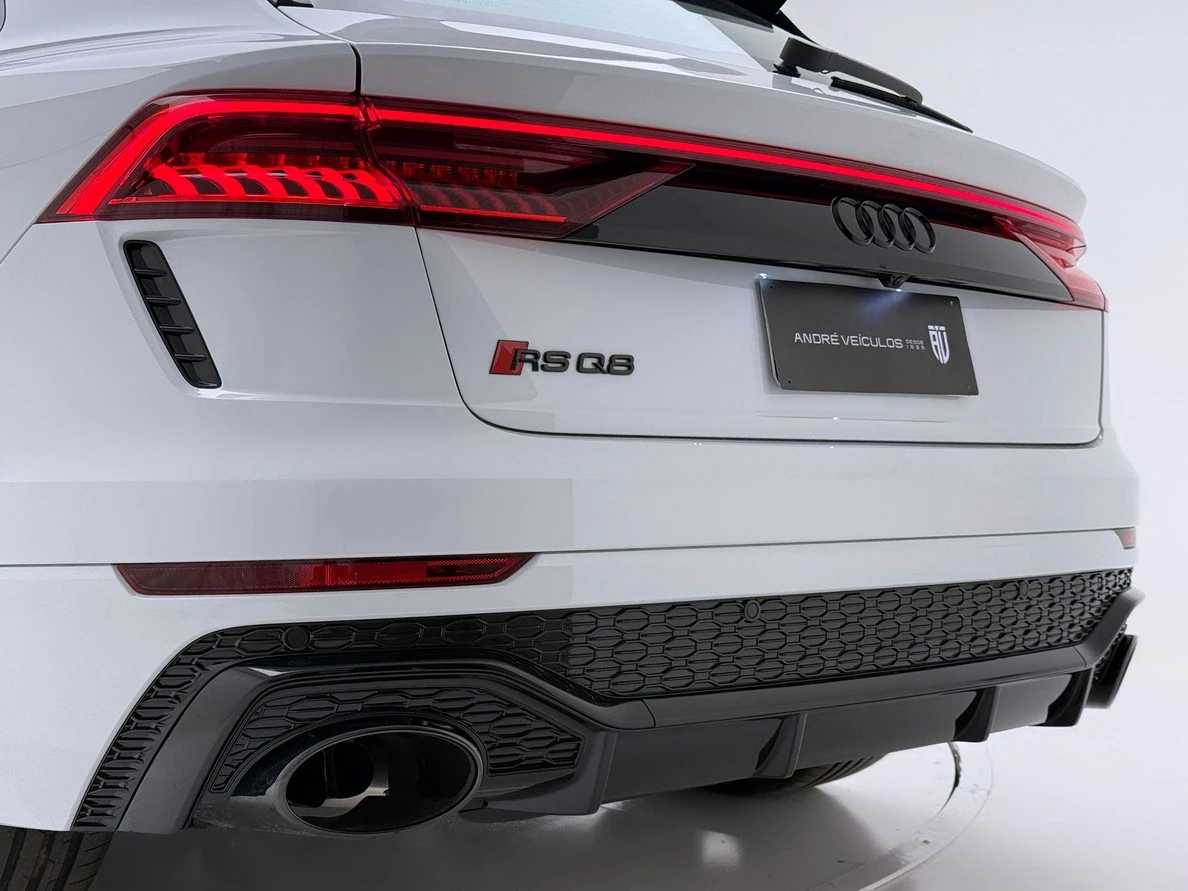 AUDI RS Q8