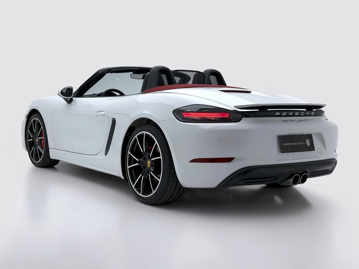 PORSCHE 718