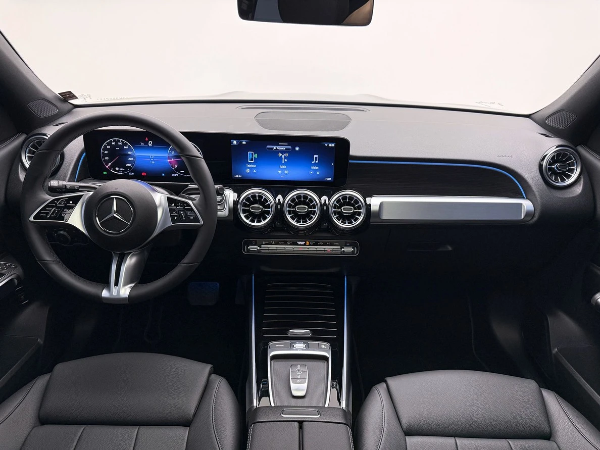 MERCEDES-BENZ GLB 200