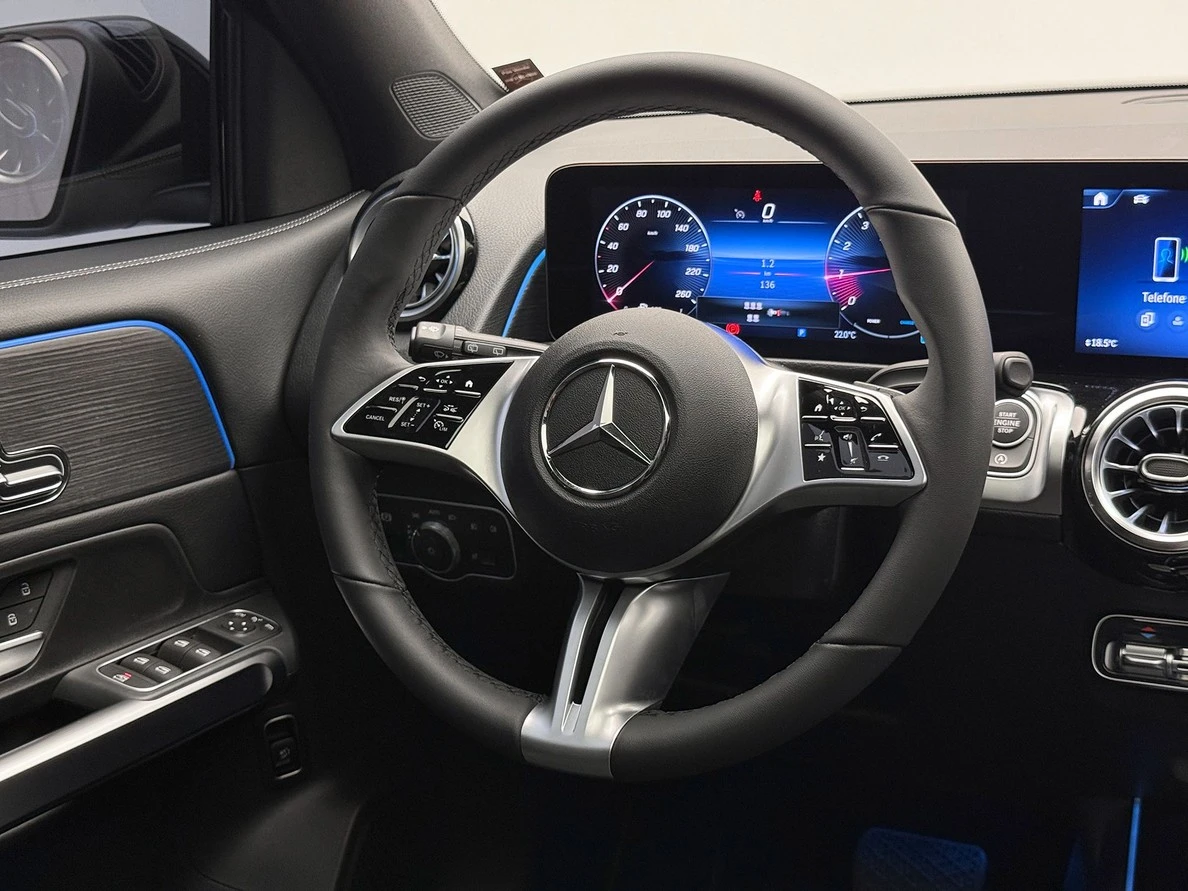 MERCEDES-BENZ GLB 200