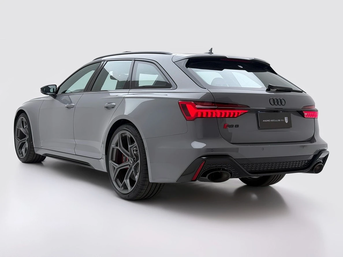 AUDI RS6