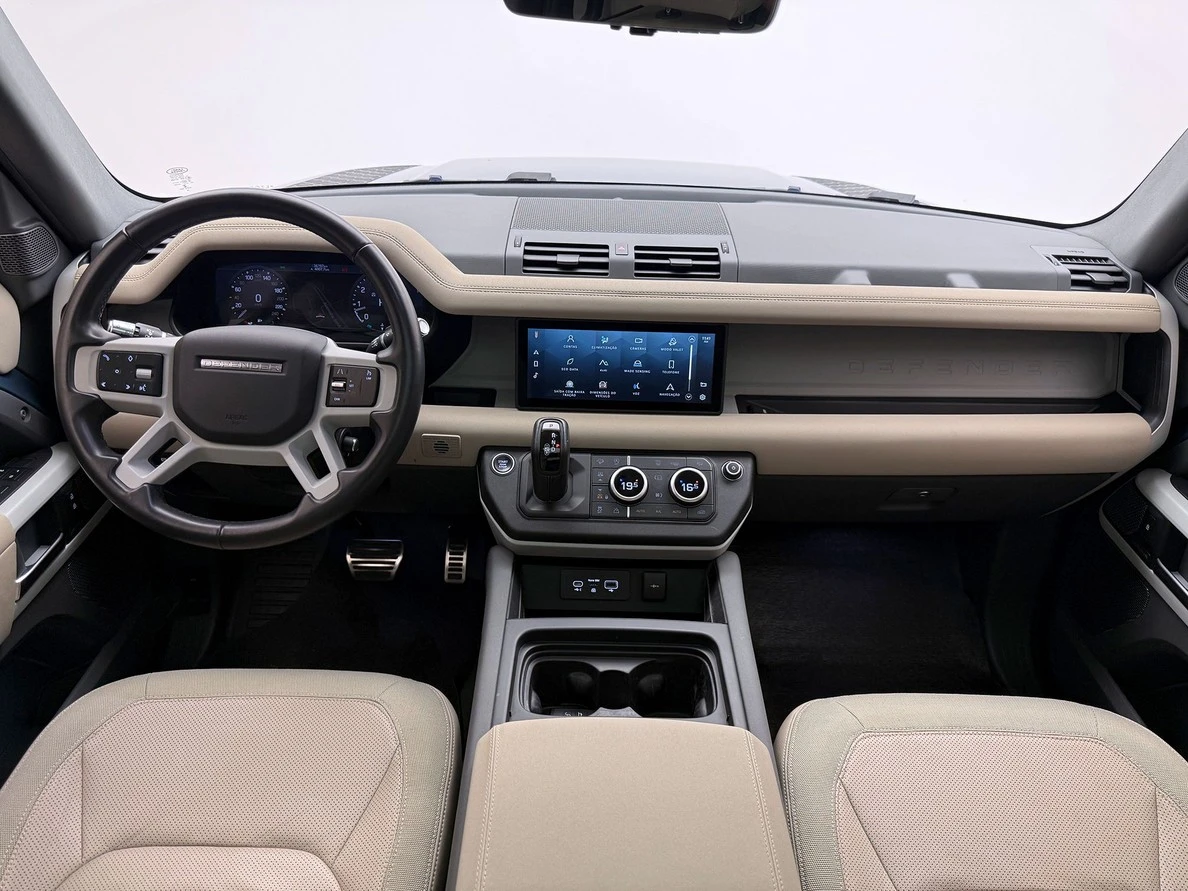 LAND ROVER DEFENDER