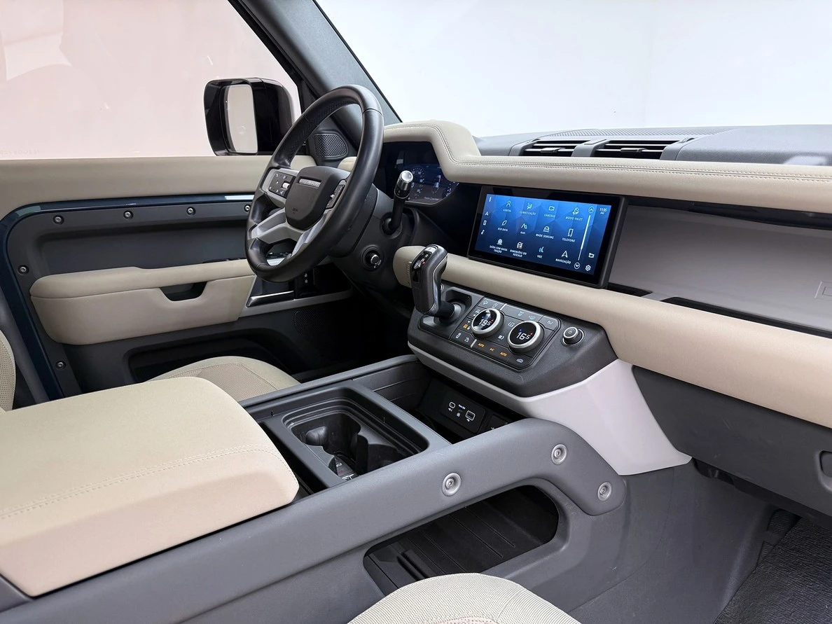 LAND ROVER DEFENDER