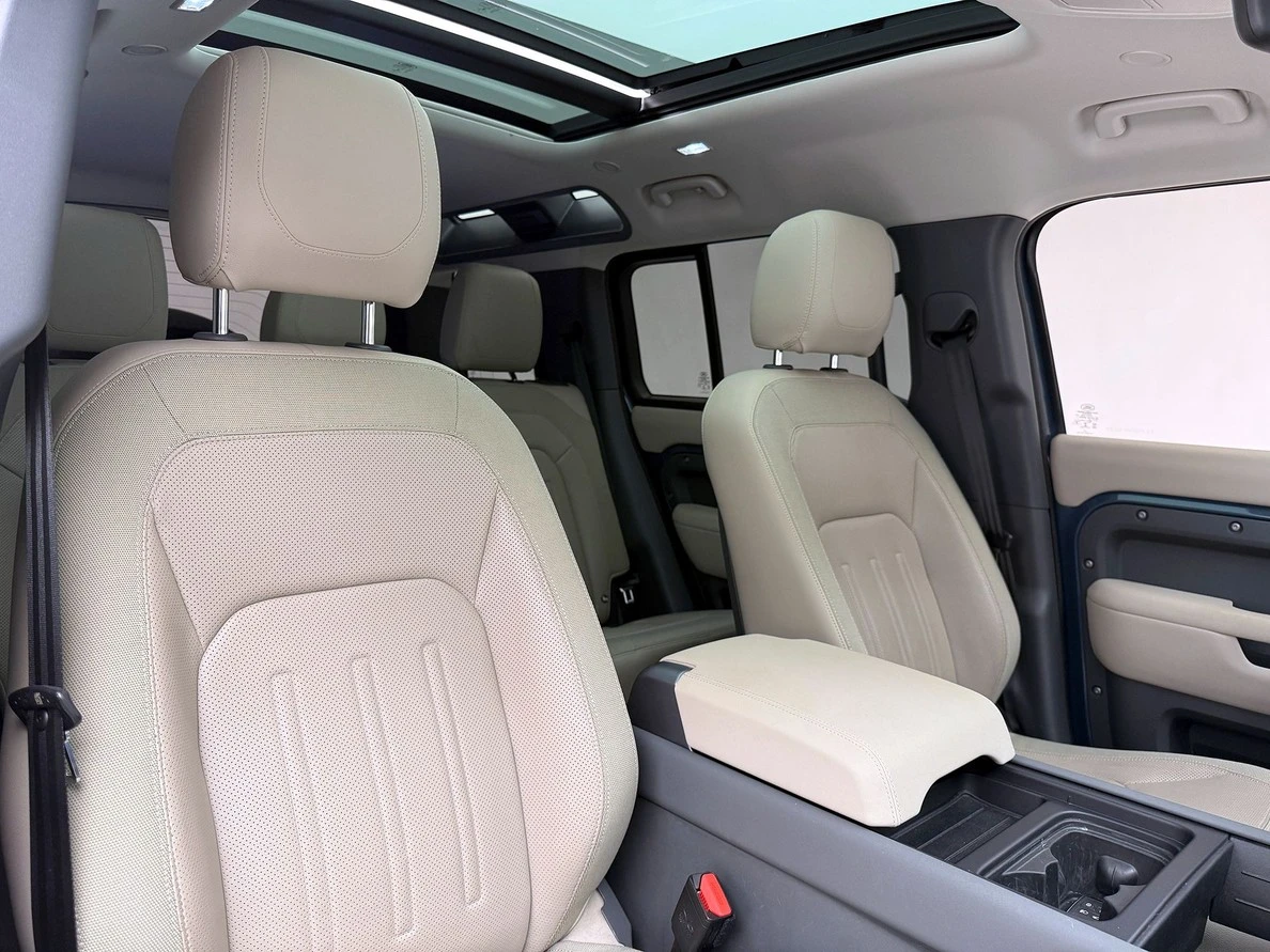 LAND ROVER DEFENDER
