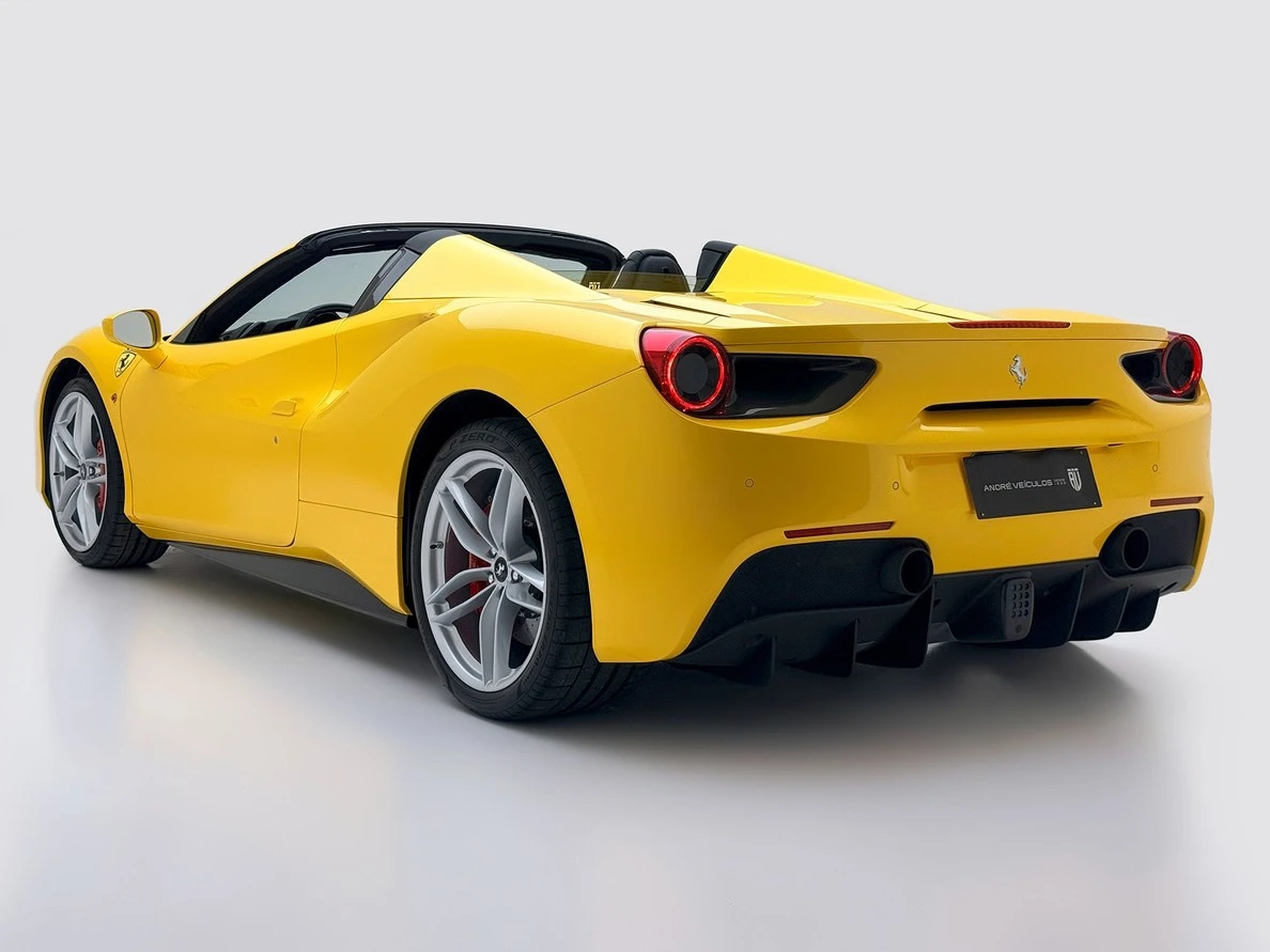 FERRARI 488 SPIDER